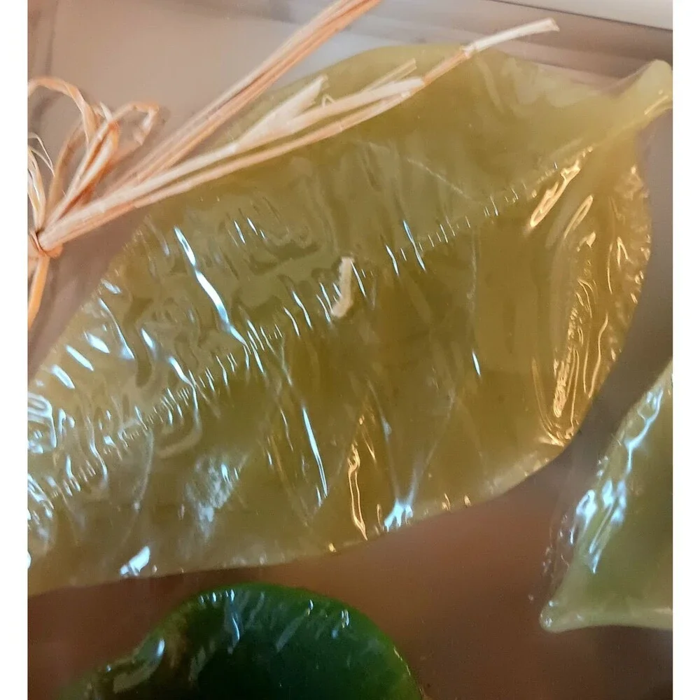 Pottery Barn Green Tropical Leaf Candles Set of Four New In Box Spring Summer